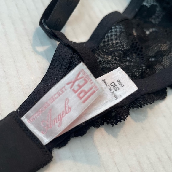 Victoria’s Secret Bra Angels IPEX Black Lace Demi Bra Sz 38D GUC - Picture 11 of 13